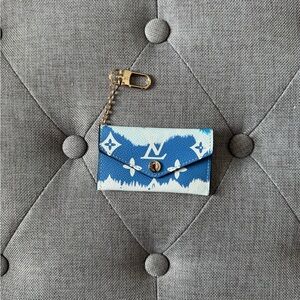 Blue and White Keychain Wallet